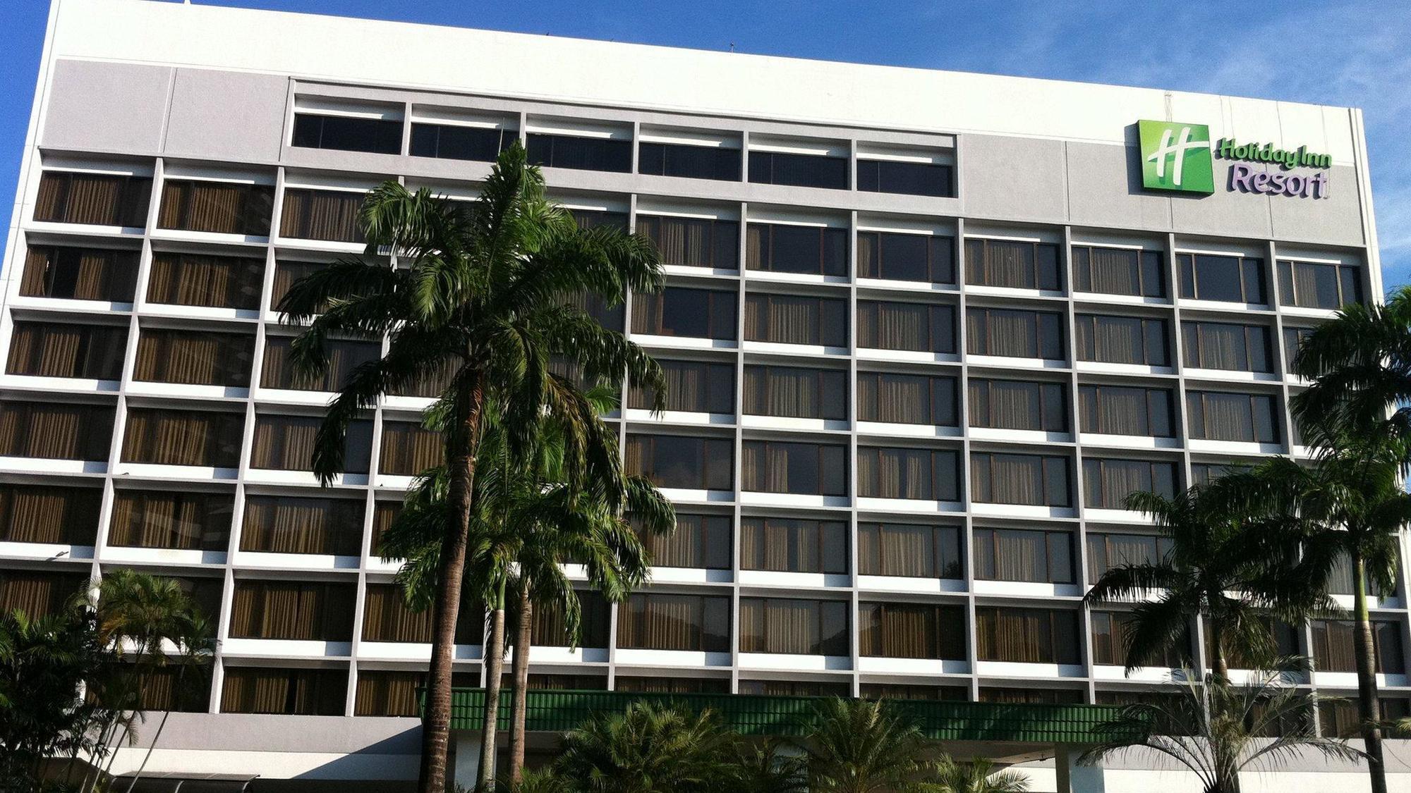 Holiday Inn Resort Penang Бату Феринги Екстериор снимка