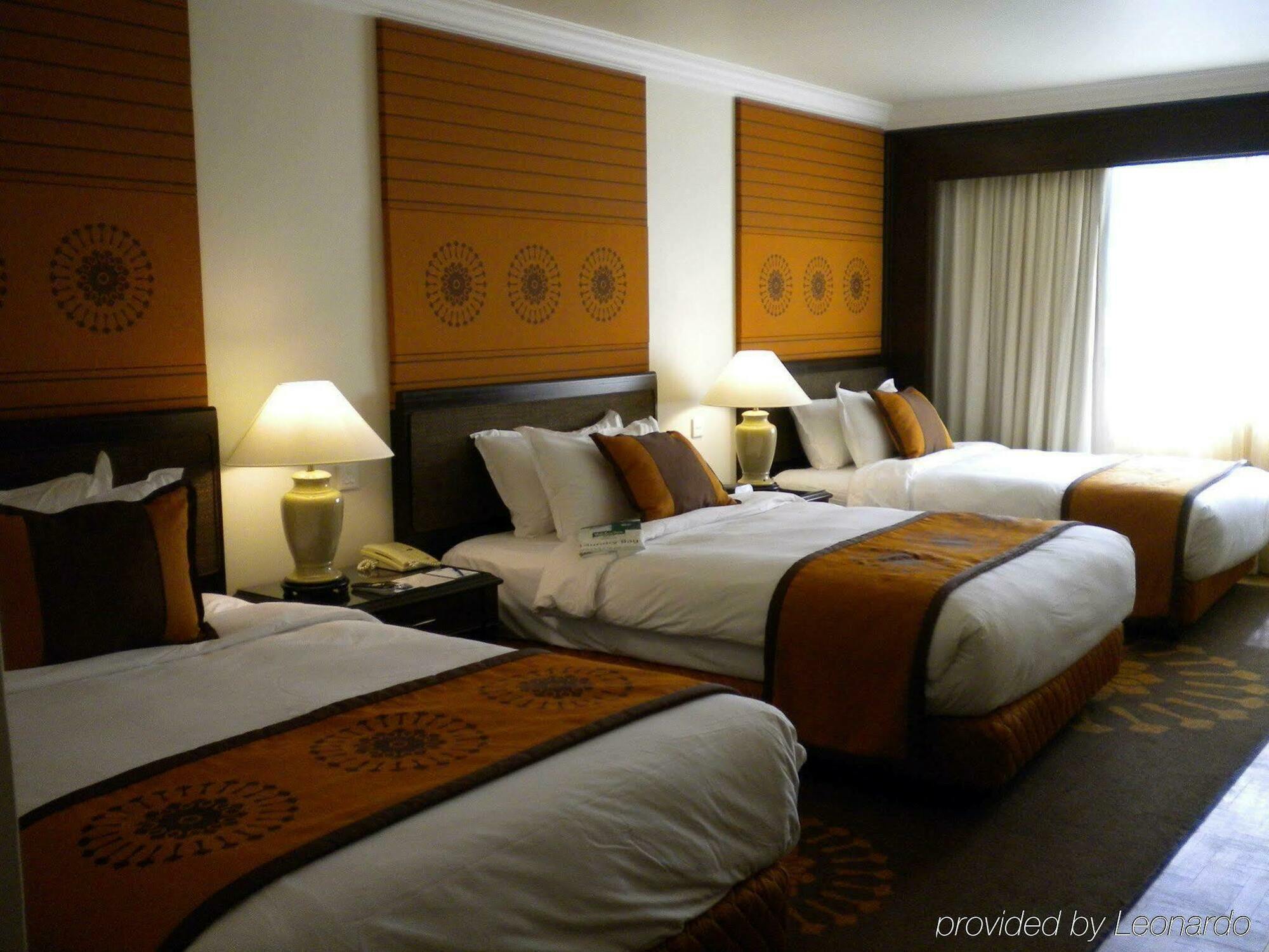 Holiday Inn Resort Penang Бату Феринги Стая снимка