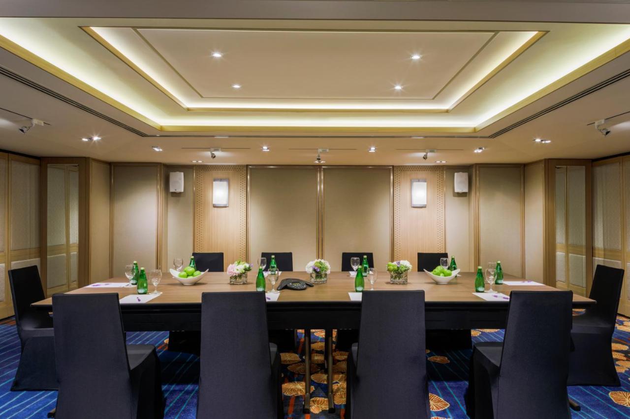 Holiday Inn Resort Penang Бату Феринги Екстериор снимка